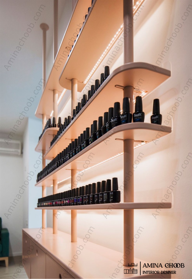 طبقات برای چیدمان لوازم آرایشگاه